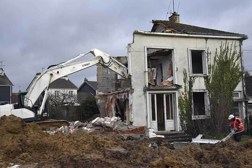 Déconstruction maison pour futur multi-accueil