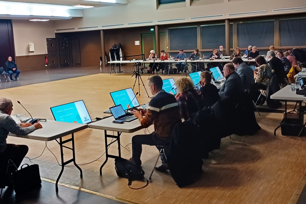 Le Conseil municipal de Couëron se réunit salle l'Estuaire
