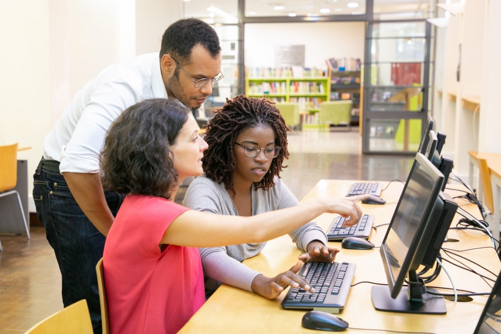 cours d'informatique - Couëron - freepik