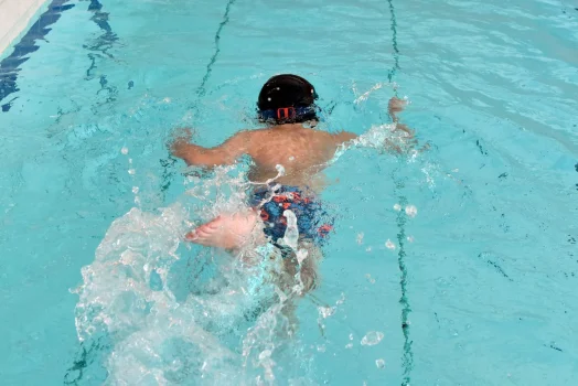 Stage piscine été 4-12 ans