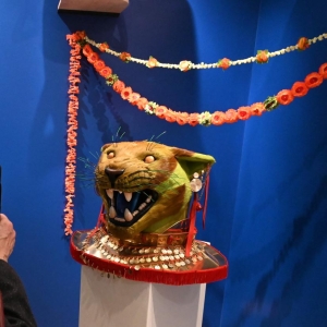 Exposition « Masques de passage » de Charlotte Caron Masques de parade, débord de loire 2025