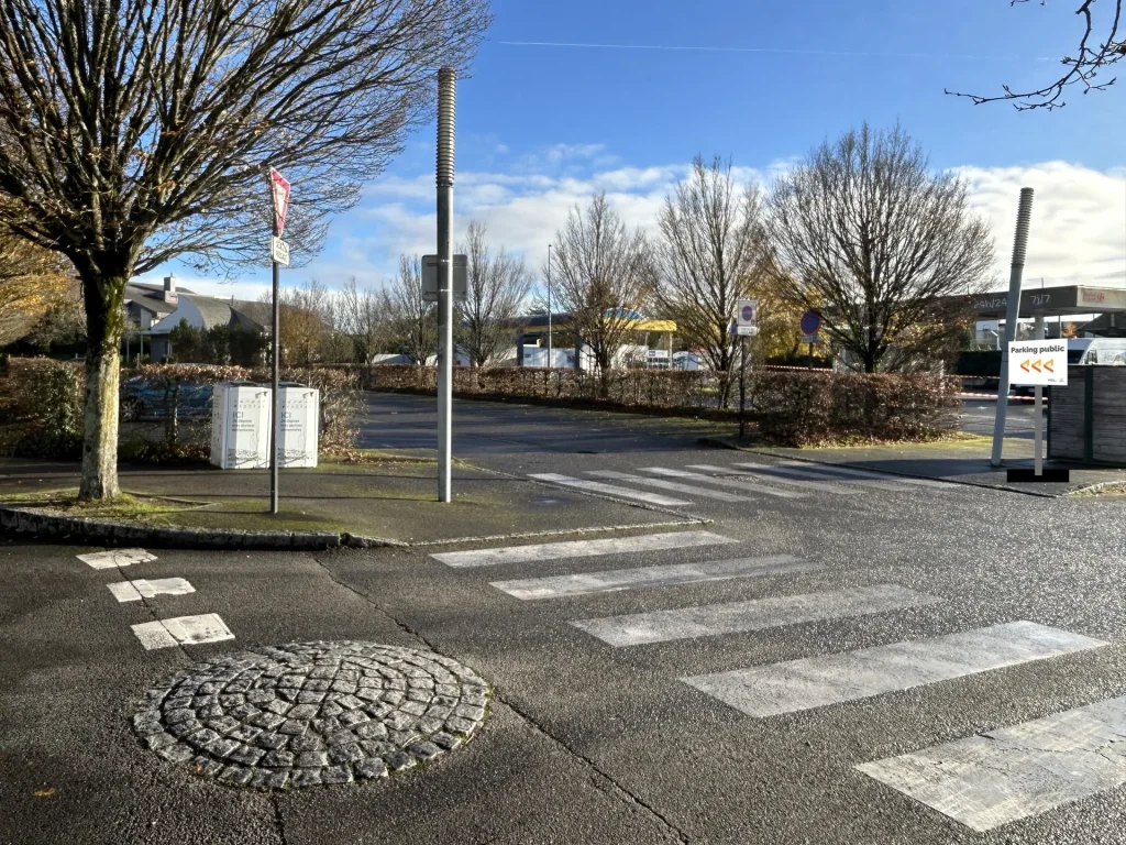 Parking public à votre disposition à proximité du complexe sportif Paul-Langevin (250 m).